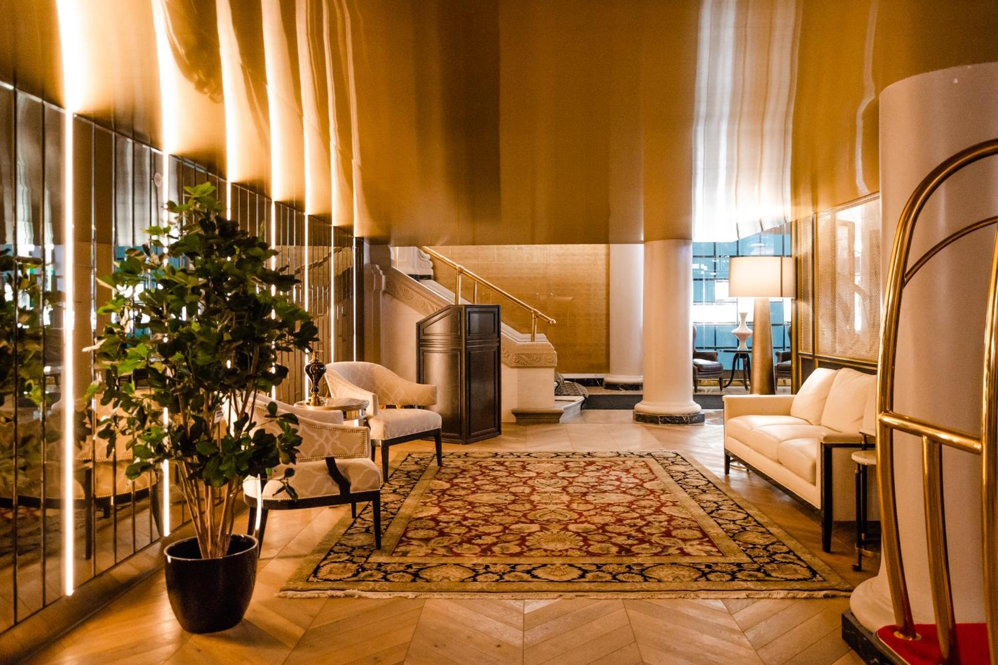 Hotel Birks Montréal Eksteriør billede The lobby of the hotel