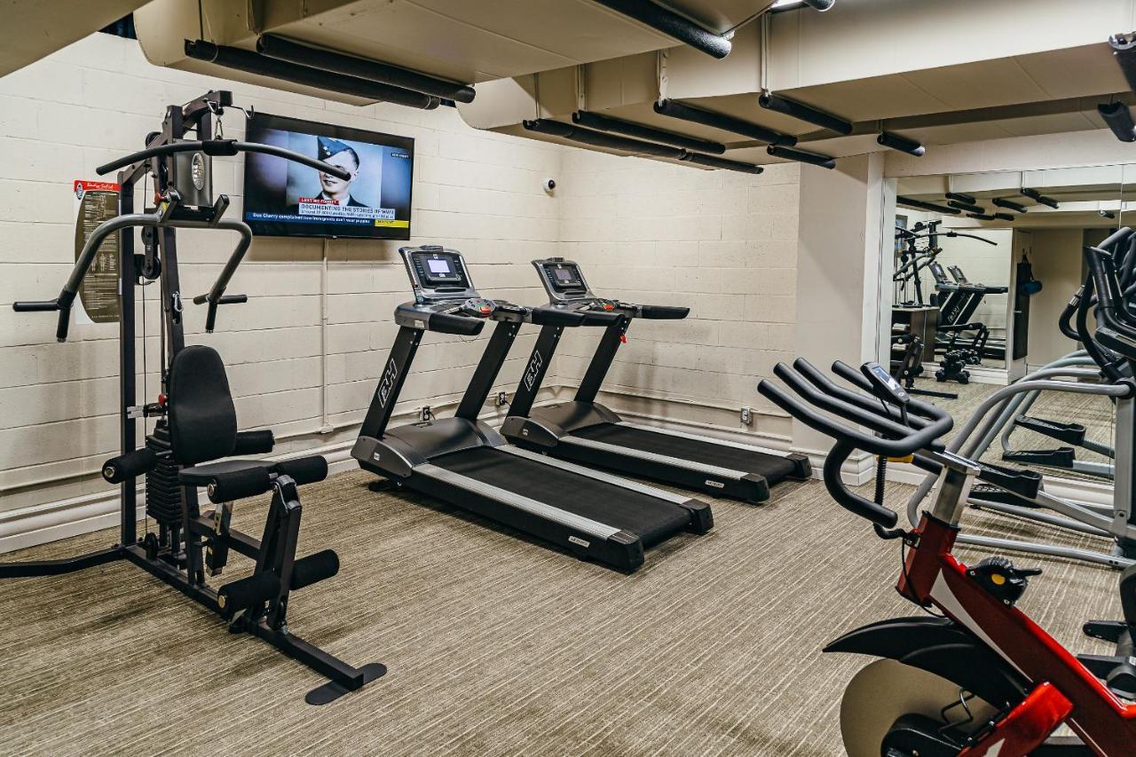 Hotel Birks Montréal Eksteriør billede A gym in a hotel
